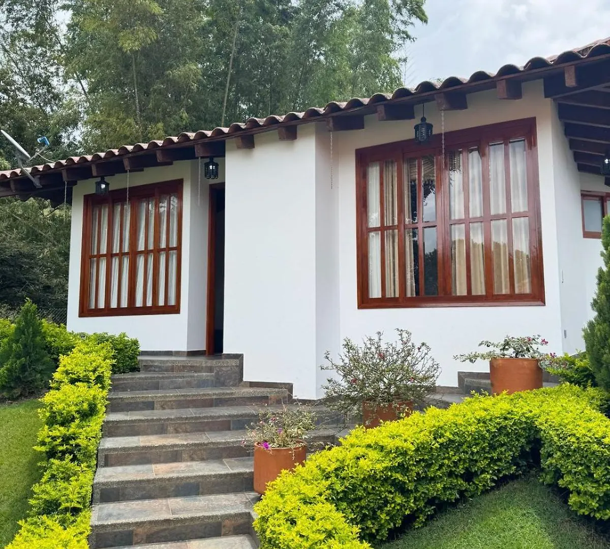 Villa Orion Piscina Y Discoteca Privada K18 Cali 0*,  Colombia